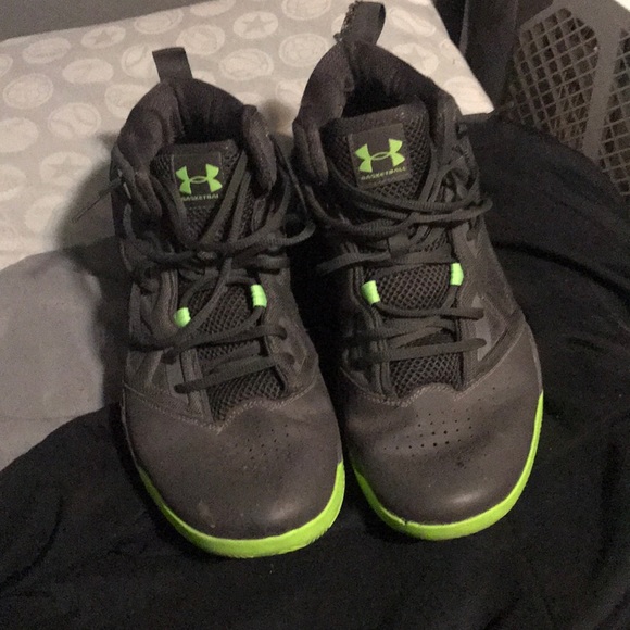 Under Armour Basketball Shoes - Picture 2 of 4